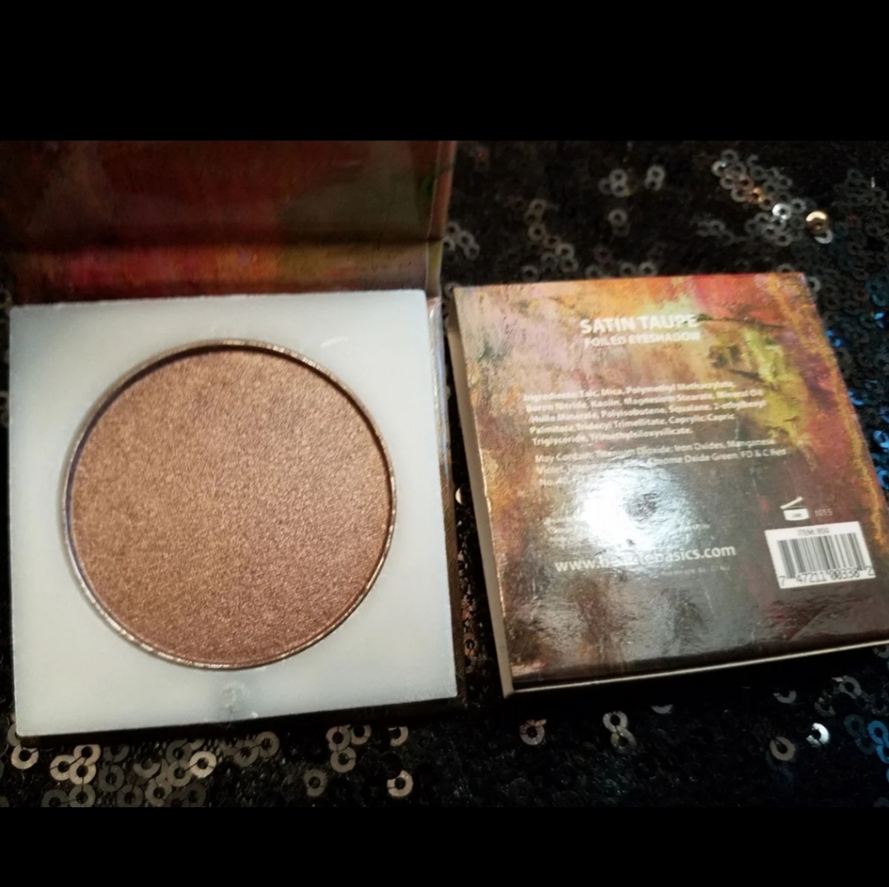 Crown Pro makeup bundle - Picture 5 of 7